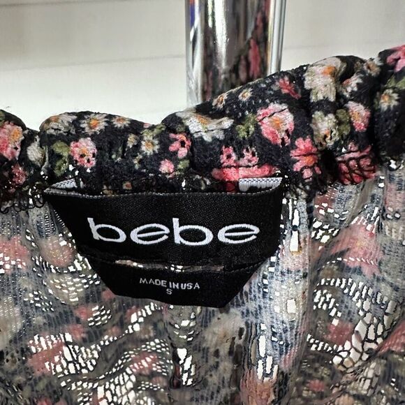 Bebe floral boho print smocked cropped off shoulder top sz small - Picture 7 of 8